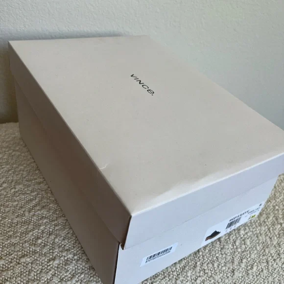 ❌ SOLD ❌ Vince Maddy-B Suede Sandals - Picture 5 of 6